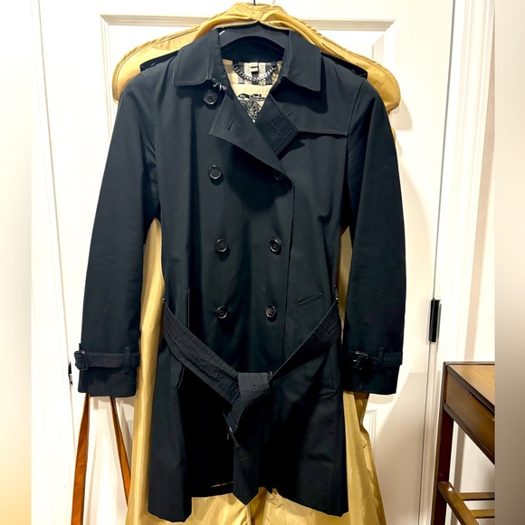 Black Burberry The KensingtonUS size 8 / UK 10